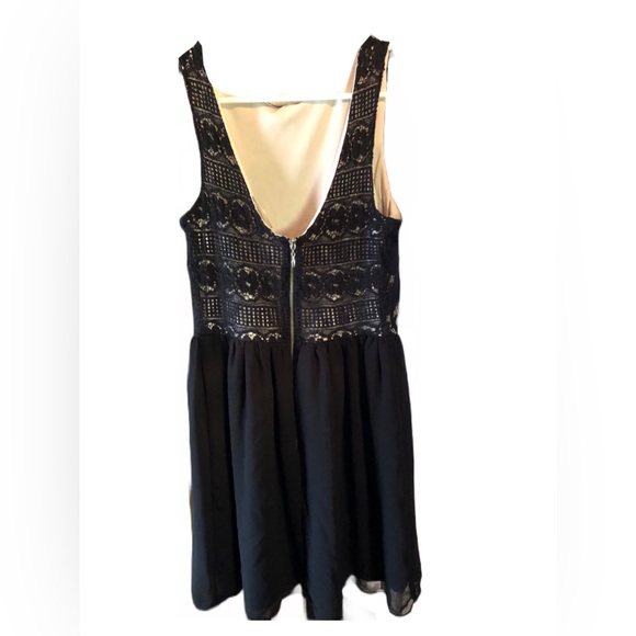 Rewinds Mini Black Dress with Lace Design on Top S - Picture 3 of 3